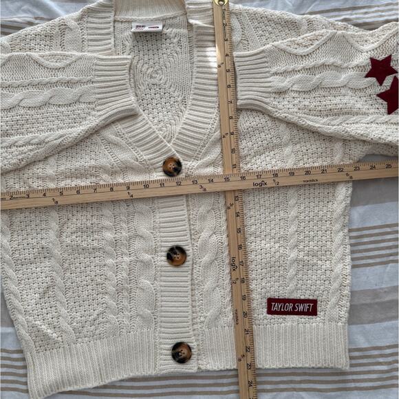 Taylor Swift NIB | Official RED (TV) Cream Cable Knit Cardigan Sweater | size XS - Picture 2 of 12